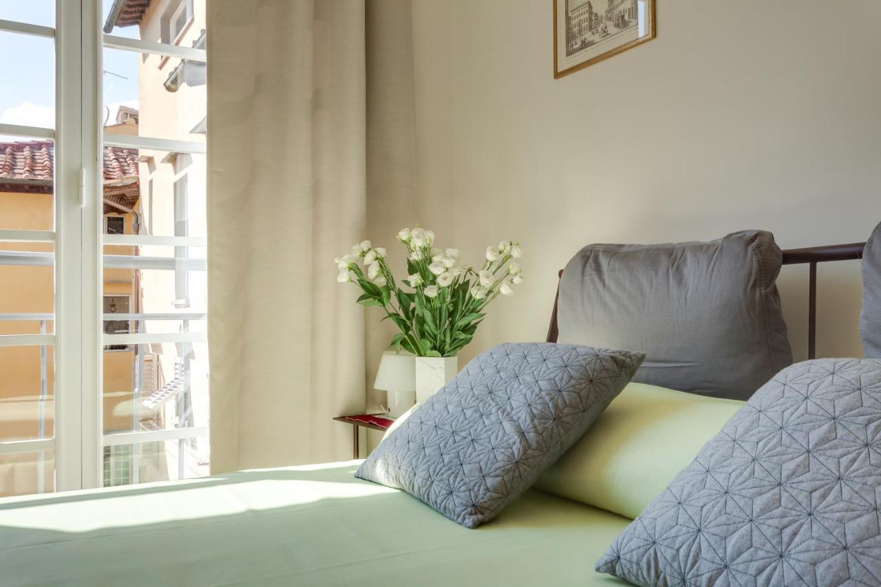 Apartments Florence - Santa Maria Balcony Exterior photo